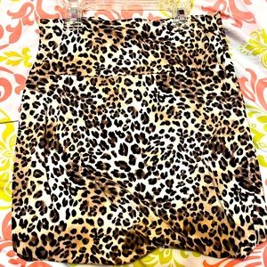 Leopard print mini skirt